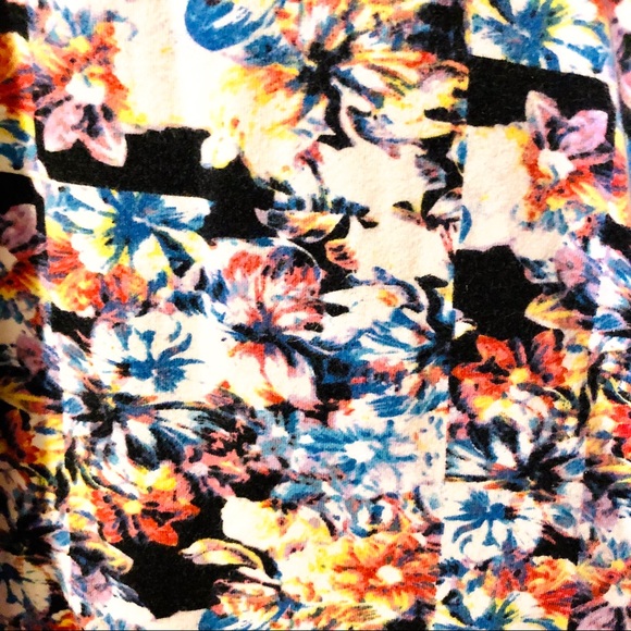 Floral and checkered Skater Skirt - Picture 2 of 7